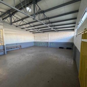 Pavilhão com 400m², no bairro Cristo Redentor em Caxias do Sul para Alugar
