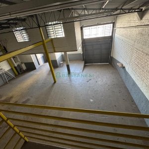 Pavilhão com 400m², no bairro Cristo Redentor em Caxias do Sul para Alugar