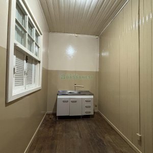 Casa Comercial com 30m², 1 dormitório, no bairro Lourdes em Caxias do Sul para Alugar