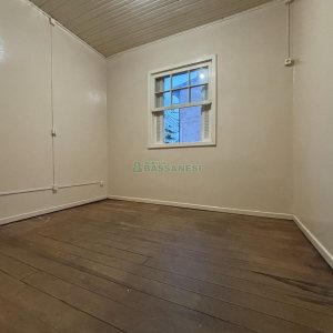 Casa Comercial com 30m², 1 dormitório, no bairro Lourdes em Caxias do Sul para Alugar
