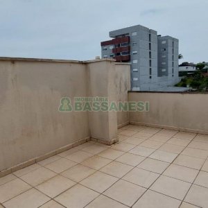 Apto Mobiliado com 63m², 1 dormitório, 1 vaga, no bairro Sagrada Família em Caxias do Sul para Comprar