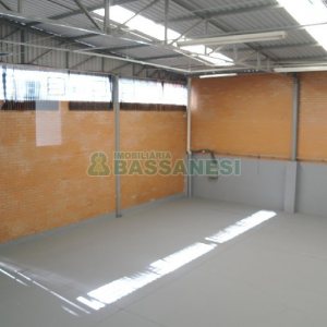 Pavilhão com 570m², no bairro Sanvitto em Caxias do Sul para Alugar