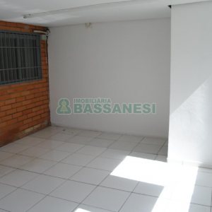 Pavilhão com 570m², no bairro Sanvitto em Caxias do Sul para Alugar