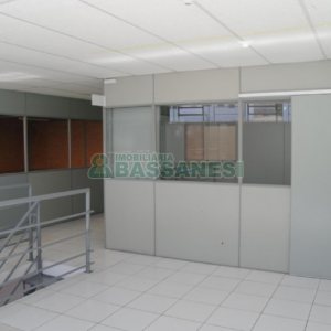 Pavilhão com 570m², no bairro Sanvitto em Caxias do Sul para Alugar