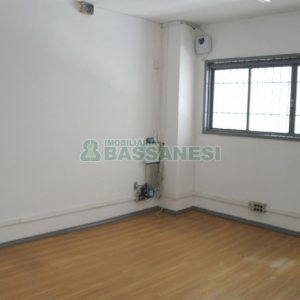 Pavilhão com 570m², no bairro Sanvitto em Caxias do Sul para Alugar