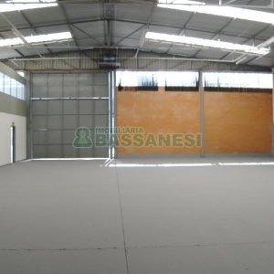 Pavilhão com 570m², no bairro Sanvitto em Caxias do Sul para Alugar