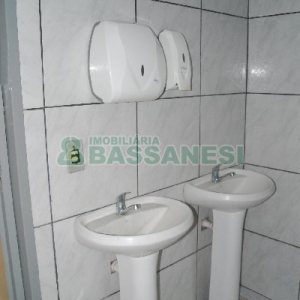 Pavilhão com 570m², no bairro Sanvitto em Caxias do Sul para Alugar