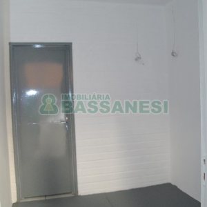 Pavilhão com 570m², no bairro Sanvitto em Caxias do Sul para Alugar