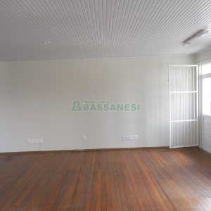 Sala com 70m², no bairro Centro em Caxias do Sul para Alugar