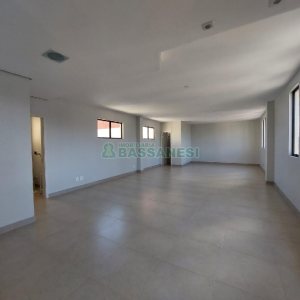 Sala com 75m², 1 vaga, no bairro Centro em Caxias do Sul para Comprar