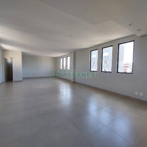 Sala com 75m², 1 vaga, no bairro Centro em Caxias do Sul para Comprar