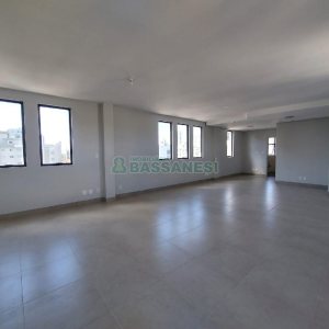 Sala com 75m², 1 vaga, no bairro Centro em Caxias do Sul para Comprar