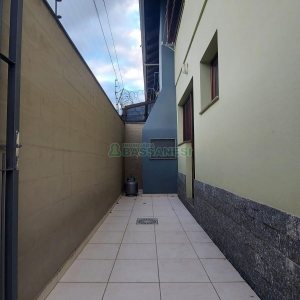Sobrado Mobiliado com 130m², 3 dormitórios, 2 vagas, no bairro São José em Caxias do Sul para Alugar