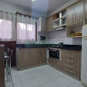 Sobrado Mobiliado com 130m², 3 dormitórios, 2 vagas, no bairro São José em Caxias do Sul para Alugar