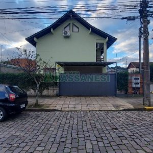 Sobrado Mobiliado com 130m², 3 dormitórios, 2 vagas, no bairro São José em Caxias do Sul para Alugar