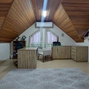 Sobrado Mobiliado com 130m², 3 dormitórios, 2 vagas, no bairro São José em Caxias do Sul para Alugar