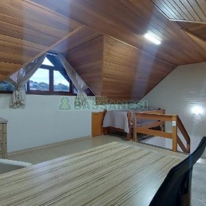 Sobrado Mobiliado com 130m², 3 dormitórios, 2 vagas, no bairro São José em Caxias do Sul para Alugar