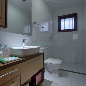 Sobrado Mobiliado com 130m², 3 dormitórios, 2 vagas, no bairro São José em Caxias do Sul para Alugar