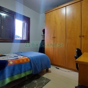 Sobrado Mobiliado com 130m², 3 dormitórios, 2 vagas, no bairro São José em Caxias do Sul para Alugar