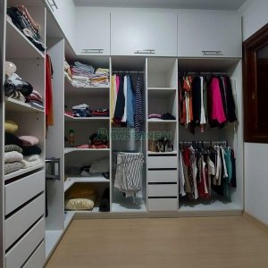 Sobrado Mobiliado com 130m², 3 dormitórios, 2 vagas, no bairro São José em Caxias do Sul para Alugar