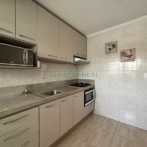Apartamento com 82m², 2 dormitórios, 1 vaga, no bairro Santa Catarina em Caxias do Sul para Alugar