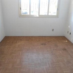 Casa com 360m², 3 dormitórios, 1 vaga, no bairro Santo Antônio em Caxias do Sul para Comprar