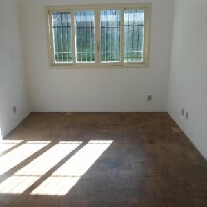 Casa com 360m², 3 dormitórios, 1 vaga, no bairro Santo Antônio em Caxias do Sul para Comprar