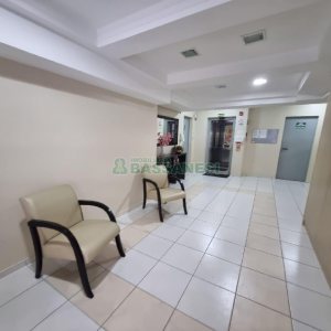 Apartamento com 75m², 2 dormitórios, 2 vagas, no bairro Santa Catarina em Caxias do Sul para Alugar