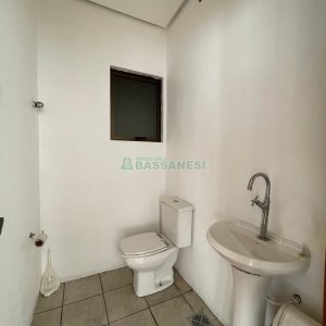 Loja com 310m², no bairro São Leopoldo em Caxias do Sul para Alugar