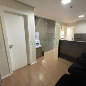 Sala com 55m², 1 vaga, no bairro Centro em Caxias do Sul para Comprar