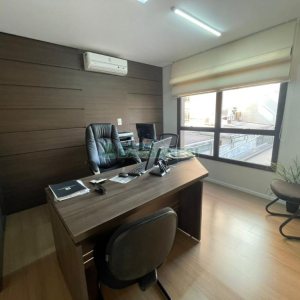 Sala com 55m², 1 vaga, no bairro Centro em Caxias do Sul para Comprar