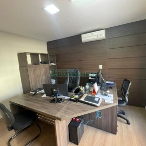 Sala com 55m², 1 vaga, no bairro Centro em Caxias do Sul para Comprar