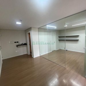 Sala com 55m², 1 vaga, no bairro Centro em Caxias do Sul para Alugar