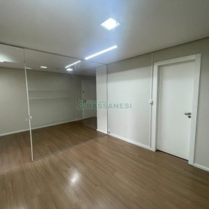 Sala com 55m², 1 vaga, no bairro Centro em Caxias do Sul para Alugar