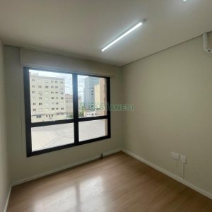 Sala com 55m², 1 vaga, no bairro Centro em Caxias do Sul para Alugar