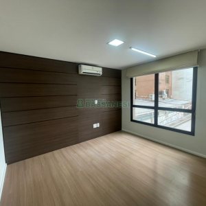 Sala com 55m², 1 vaga, no bairro Centro em Caxias do Sul para Alugar