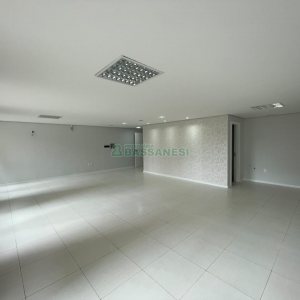 Sala com 68m², 1 vaga, no bairro Centro em Caxias do Sul para Alugar