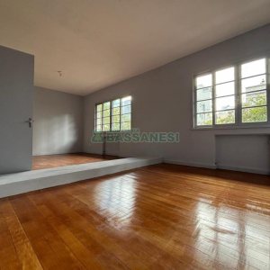 Casa Comercial com 550m², 3 dormitórios, 2 vagas, no bairro São Pelegrino em Caxias do Sul para Alugar