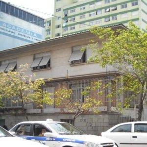 Casa Comercial com 550m², 3 dormitórios, 2 vagas, no bairro São Pelegrino em Caxias do Sul para Alugar