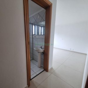 Apartamento com 90m², 3 dormitórios, 1 vaga, no bairro Medianeira em Caxias do Sul para Alugar