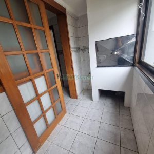 Apartamento com 90m², 3 dormitórios, 1 vaga, no bairro Medianeira em Caxias do Sul para Alugar