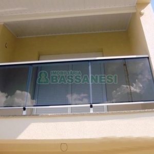 Sobrado com 98m², 3 dormitórios, 1 vaga, no bairro Desvio Rizzo em Caxias do Sul para Comprar