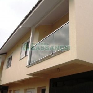 Sobrado com 98m², 3 dormitórios, 1 vaga, no bairro Desvio Rizzo em Caxias do Sul para Comprar