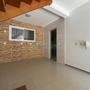 Sobrado com 98m², 3 dormitórios, 1 vaga, no bairro Desvio Rizzo em Caxias do Sul para Comprar