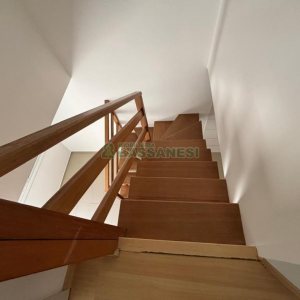 Sobrado com 98m², 3 dormitórios, 1 vaga, no bairro Desvio Rizzo em Caxias do Sul para Comprar