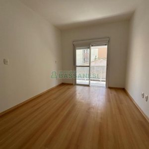 Sobrado com 98m², 3 dormitórios, 1 vaga, no bairro Desvio Rizzo em Caxias do Sul para Comprar