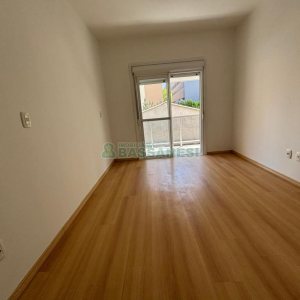 Sobrado com 98m², 3 dormitórios, 1 vaga, no bairro Desvio Rizzo em Caxias do Sul para Comprar