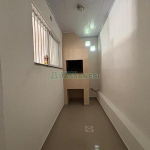 Sobrado com 98m², 3 dormitórios, 1 vaga, no bairro Desvio Rizzo em Caxias do Sul para Comprar