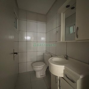 Sobrado com 98m², 3 dormitórios, 1 vaga, no bairro Desvio Rizzo em Caxias do Sul para Comprar