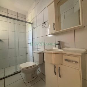 Sobrado com 98m², 3 dormitórios, 1 vaga, no bairro Desvio Rizzo em Caxias do Sul para Comprar